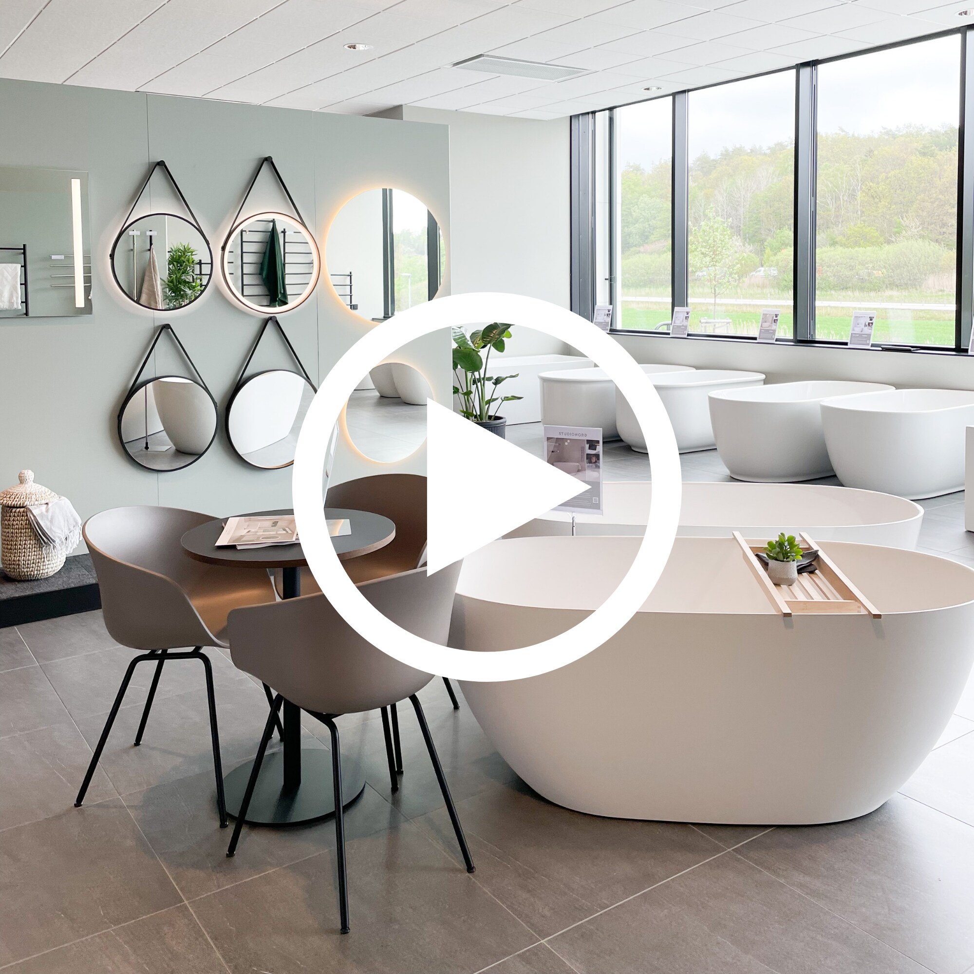 https://www.studionord.se/pub_docs/files/2022AKTUELLstartsida/showroom-play-knapp00001.png