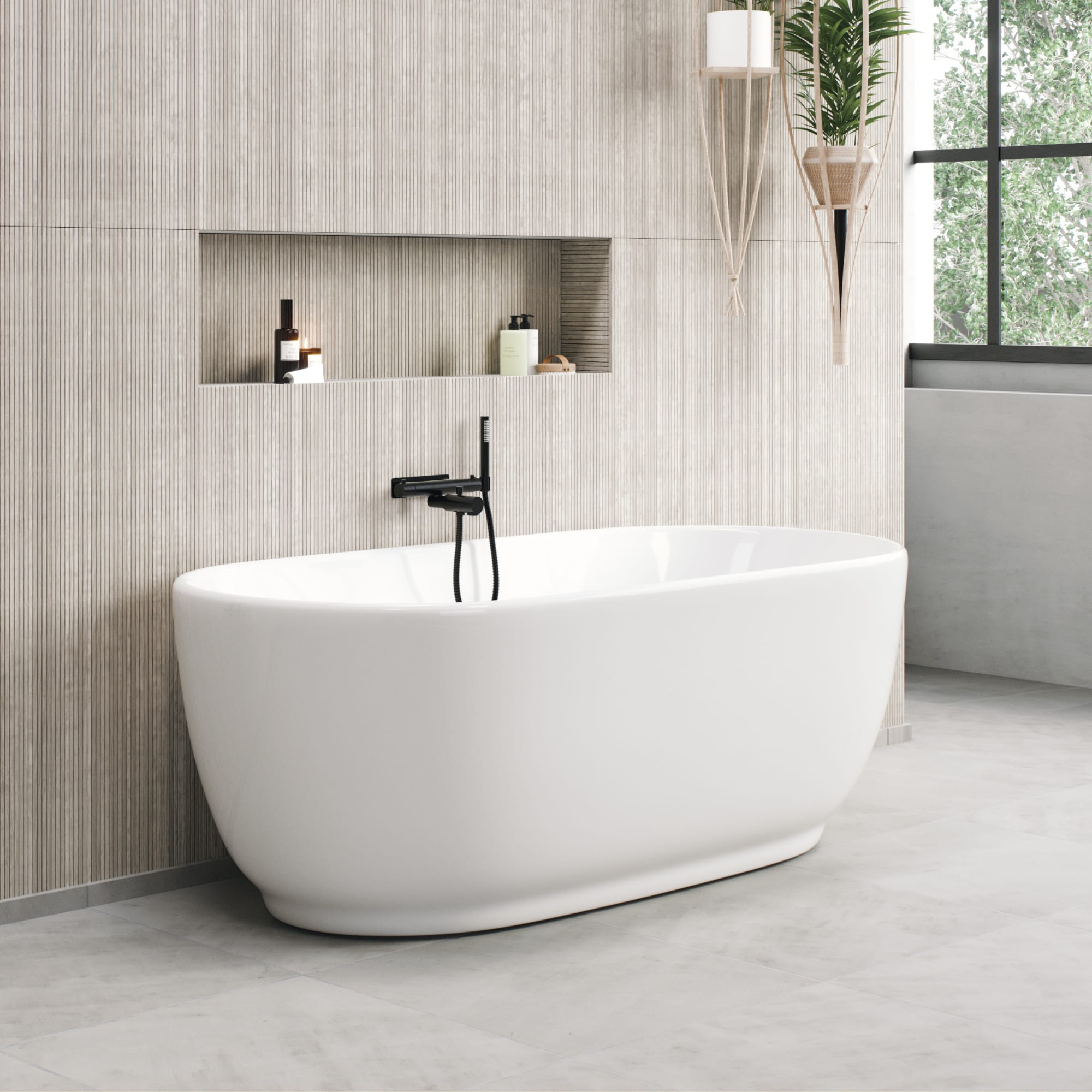 vitt fristående badkar 170cm i beiget badrum ribbad panel badrum